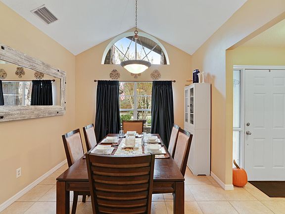 4th image of 10381 Yorkmere Ct