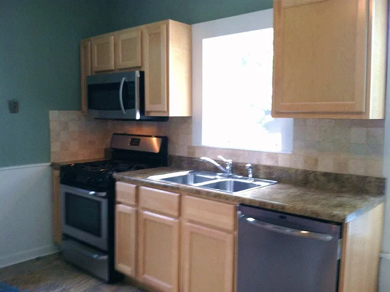 1173 4th St NW — Photo 2