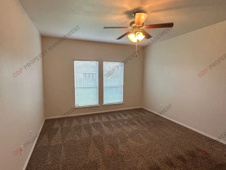 516 Cross Dr — Photo 7