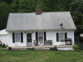 1st image of 117 Martin Ave
