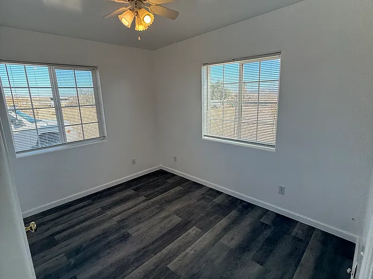 62350 Belmont St — Photo 32