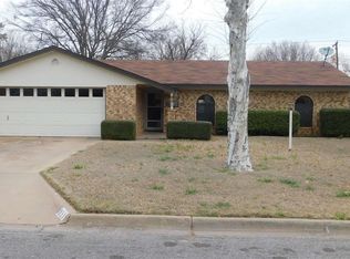 991 Cheryl Dr, Burkburnett, TX 76354