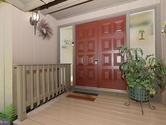 3rd image of 2608 Woodfern Ct