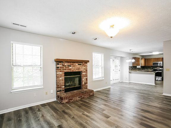 5th image of 2946 Scottsdale Dr