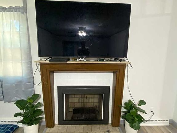 3rd image of 1050 McPherson Dr