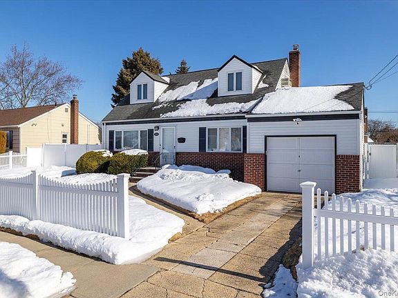 4th image of 690 N Hamilton Avenue