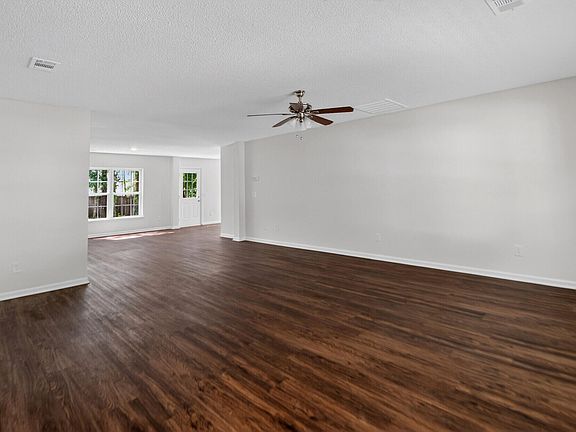 4th image of 125 Avalon Rd