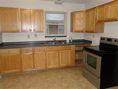 3rd image of 3776 Kingswood Dr