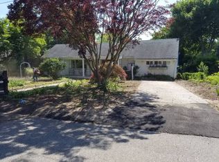 255 Zena Rd, Mattituck, NY 11952