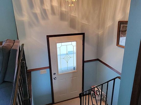 4th image of 2219 W 55th St