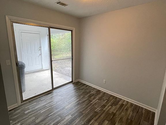 Dining area to outdoor patio