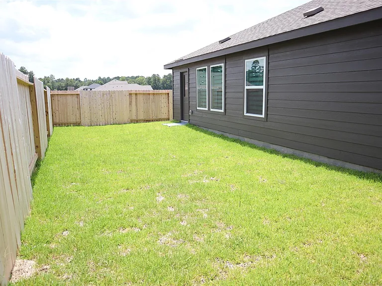 216 Lantana Ln — Photo 40