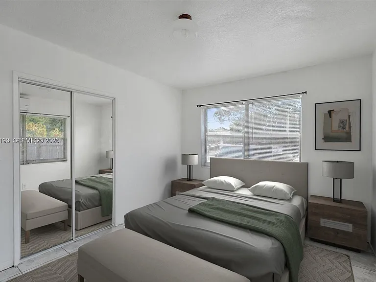 29 SW 8th Ave #1 — Photo 6