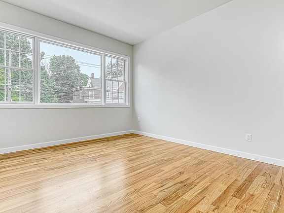3rd image of 127 Spring St #208