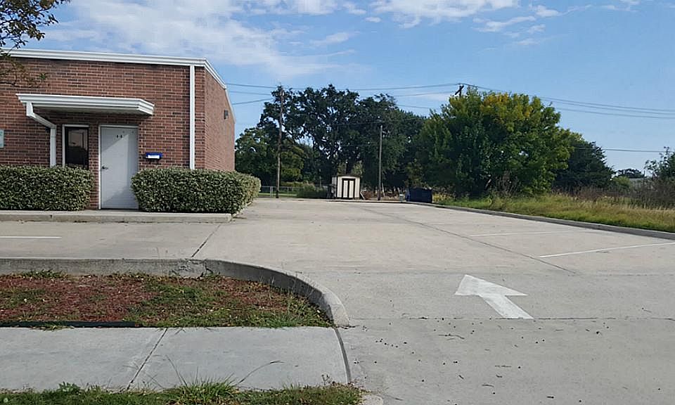 1st image of 118 6th St S