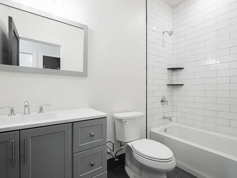 2025 Amber St #B — Photo 24