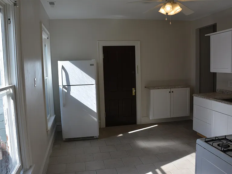 681 E 5th Ave — Photo 11