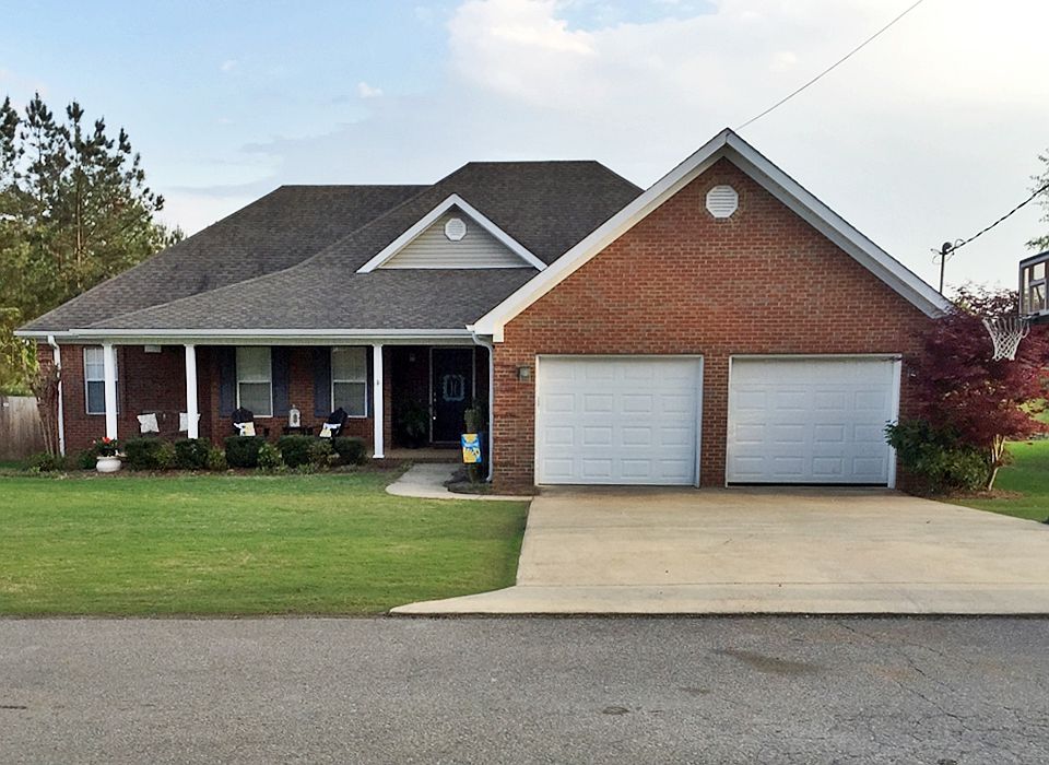 1st image of 207 Oakleigh Dr