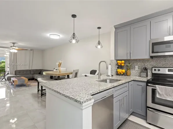 400 SE 10th St APT 103, Deerfield Beach, FL 33441