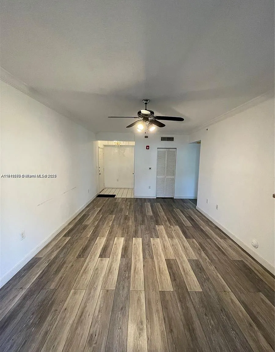 1 bed, 690 sqft, $1,900 — Photo 3