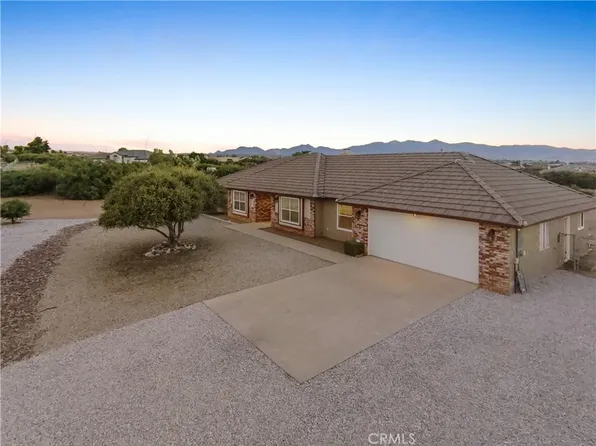 8422 Arrowhead Rd, Phelan, CA 92371