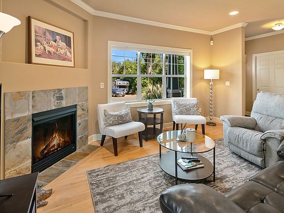 5th image of 9523 Slater Ave NE #9523