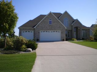 909 5th Ave SE, East Grand Forks, MN 56721