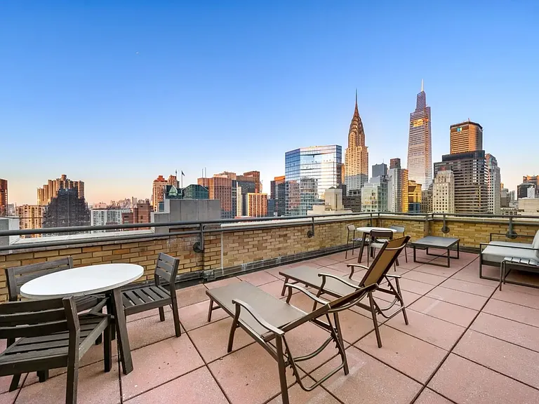 310 E 46th St #16D — Photo 7