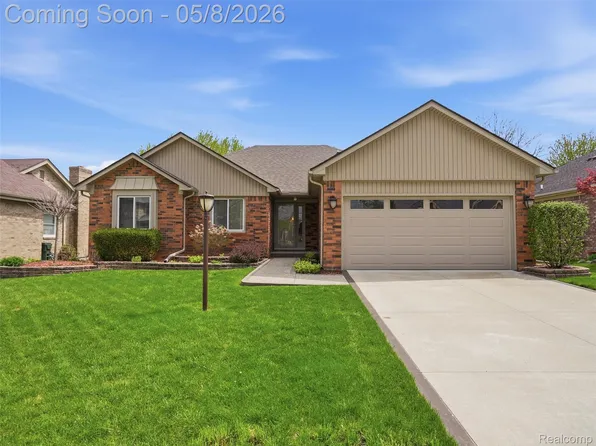 1669 Treeside Dr, Rochester Hills, MI 48307