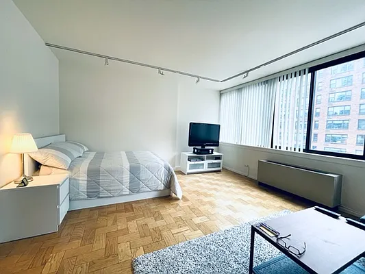 Rented by Ovation Properties, LLC | media 4
