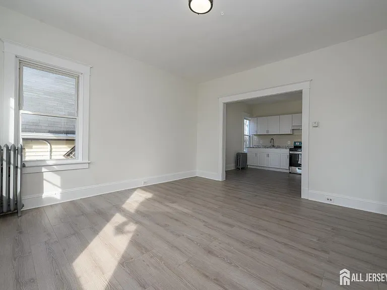 377 Delavan St #2 — Photo 2