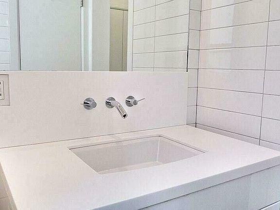 3rd image of 65 Bank St APT 16