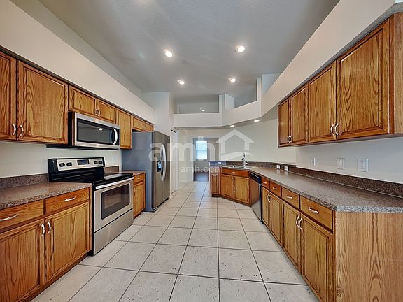 3rd image of 4553 Marchmont Blvd