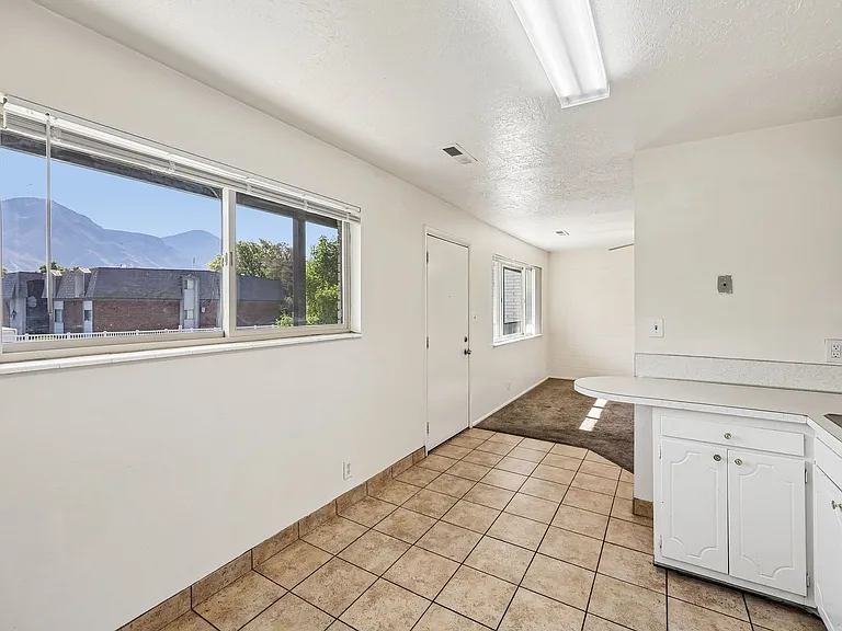 Grandview Manor — Photo 42