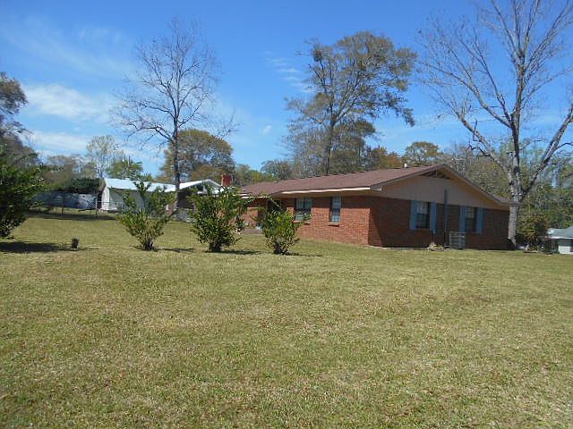 2nd image of 101 E Camellia Ave