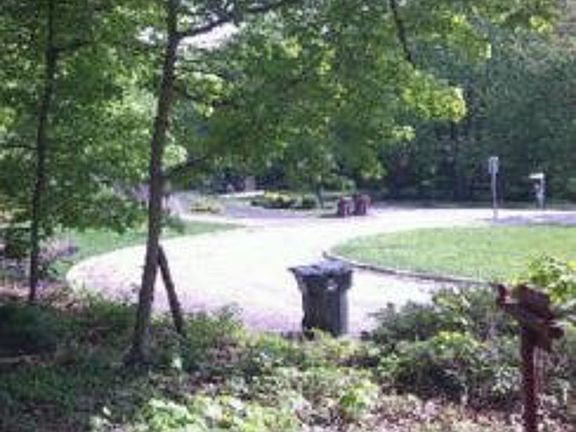 Exterior Neighborhood (street photo)