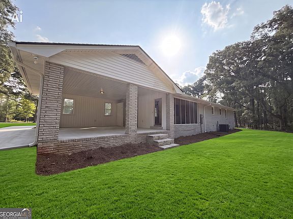 5th image of 742 Garr Rd