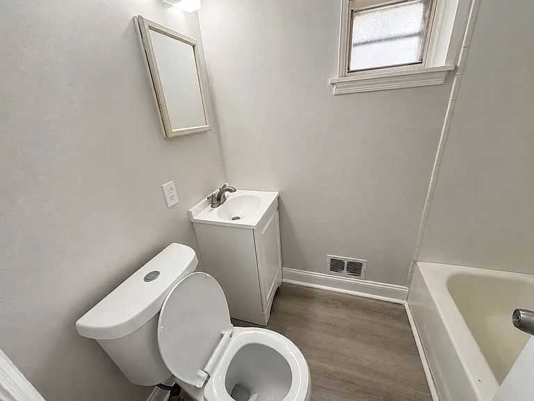 811 W Cumberland St — Photo 12