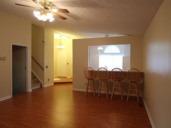 3rd image of 412 Ortman Ln