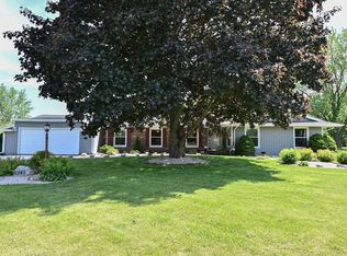 6845 Running Horse Rd, Racine, WI 53402