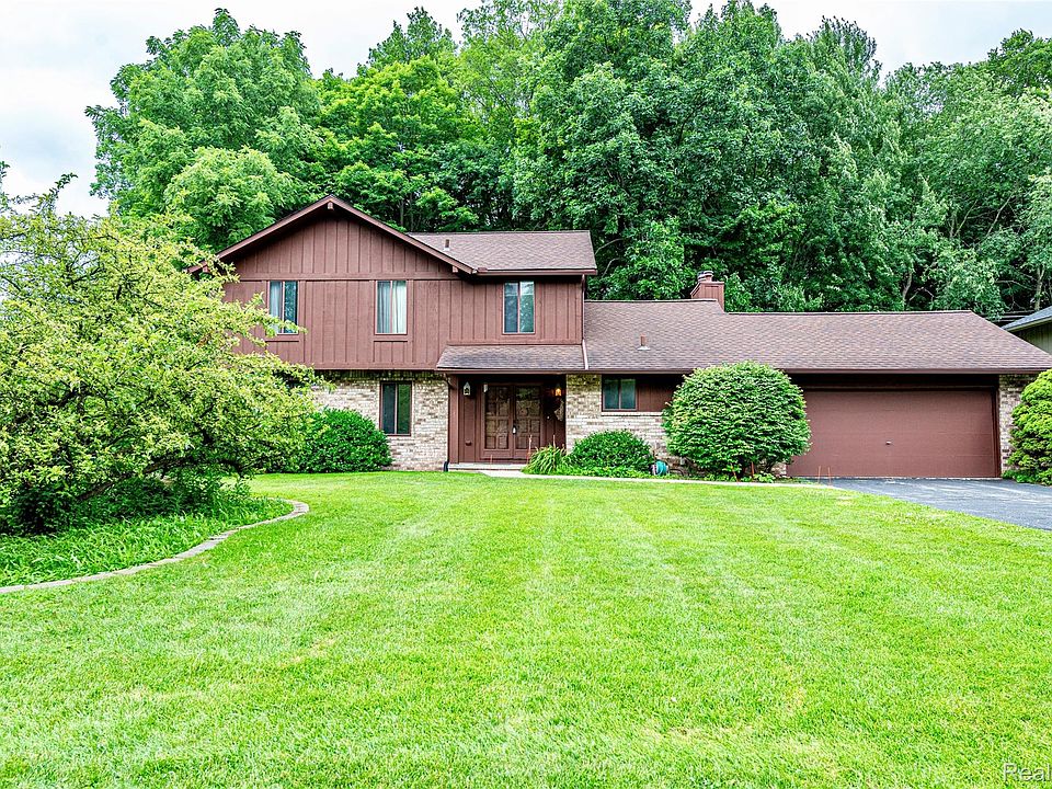 1st image of 34325 Oak Forest Dr