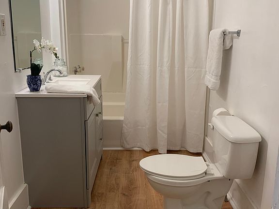 3rd image of 37 Mentelle Park APT 4