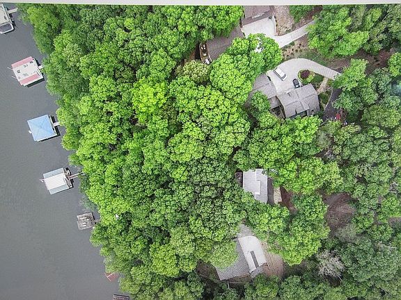 5th image of 31 Toto Creek Dr E