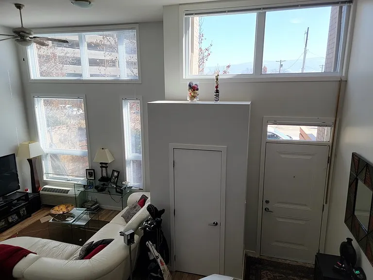 1550 Dickson Ave #6 — Photo 4