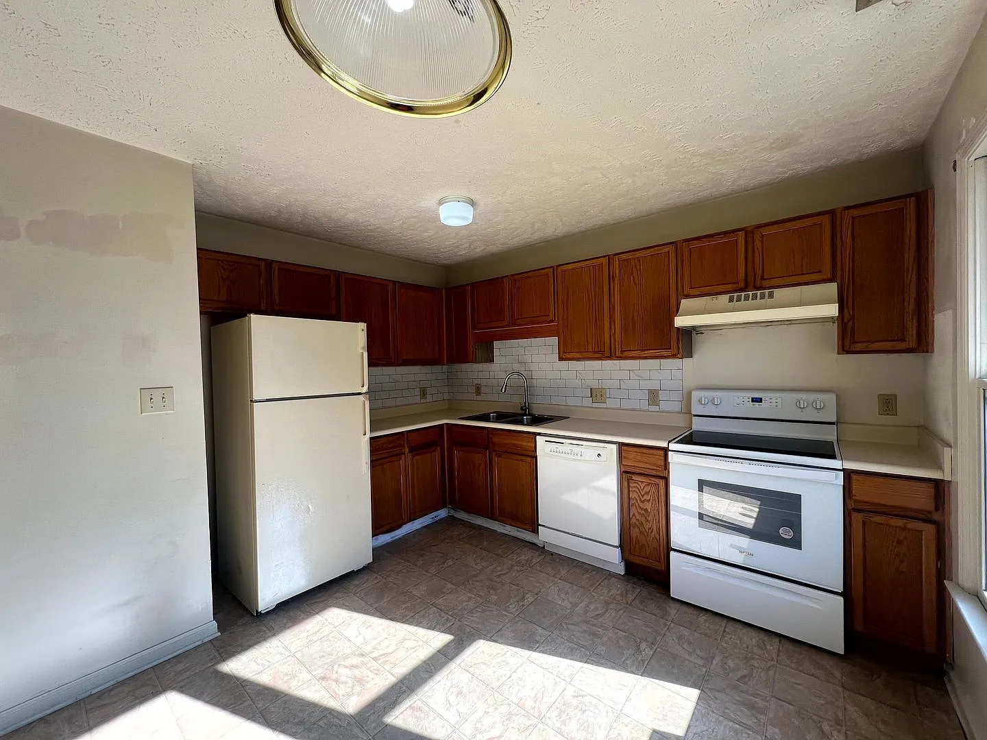 2808 Rosemeade ~ Meadowbrook — Photo 4