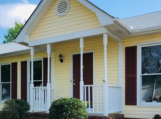 224 Oak Valley Dr, Simpsonville, SC 29681