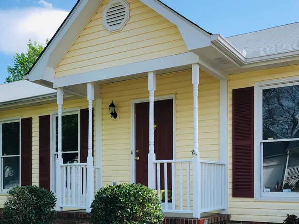 224 Oak Valley Dr, Simpsonville, SC 29681