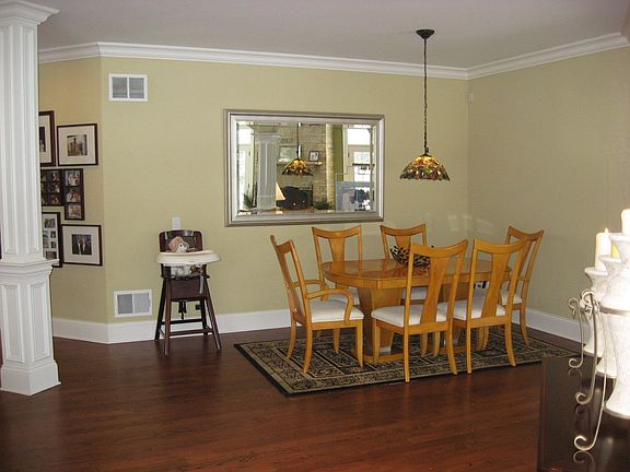 Super-Generous Eating Area