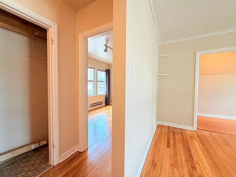 Spacious Units in a Vintage Brick Building- Walk to Seattle Center, Shops,and Restaurants! — Photo 25