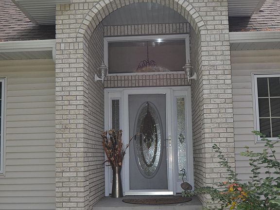 2nd image of 38160 Antler Ln